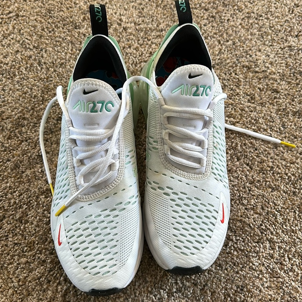 Women’s Nike Air Max 270